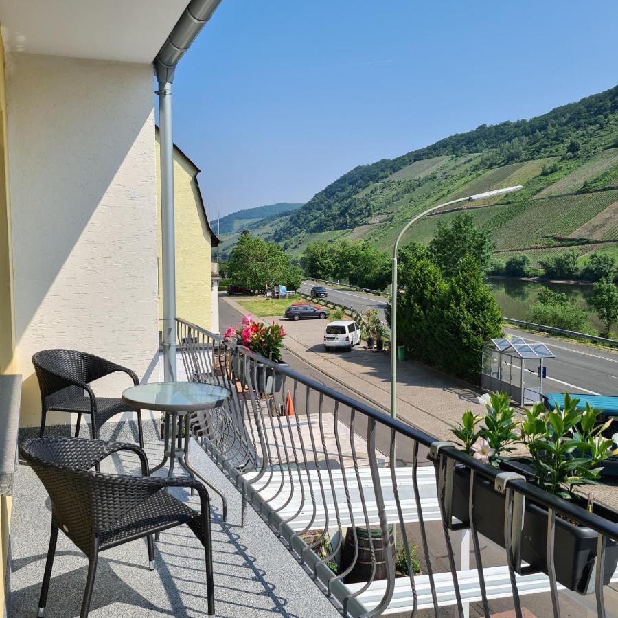 Weingut Pension Gibbert-Pohl Бридель Экстерьер фото
