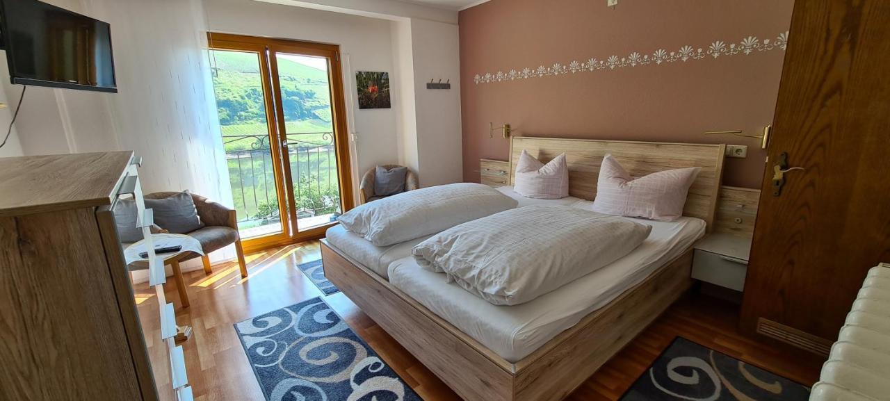 Weingut Pension Gibbert-Pohl Бридель Экстерьер фото